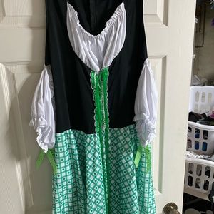 Let Avenue St Patty’s Day costume.